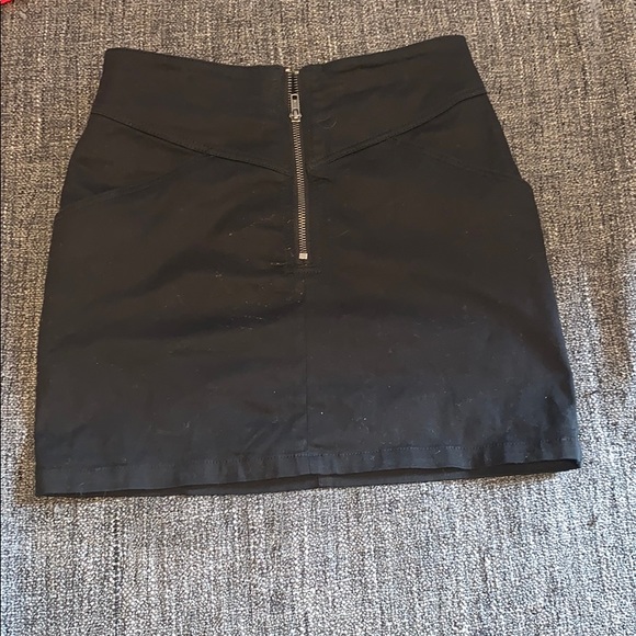 black mini skirt - Picture 1 of 2